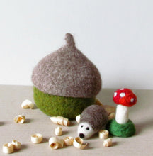 Felted acorn hedgehog and toadstool - Organic eco-friendly - waldorf toy play set - season woodland table