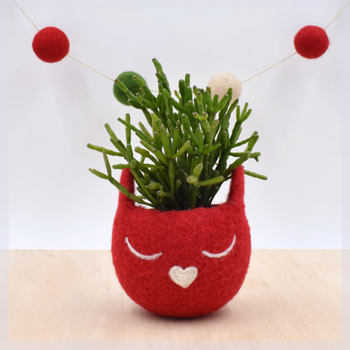 Small succulent pot/cat lover gift/red cat vase/Birthday gift for her/Succulent planter/Felt planter/ Cat head planter